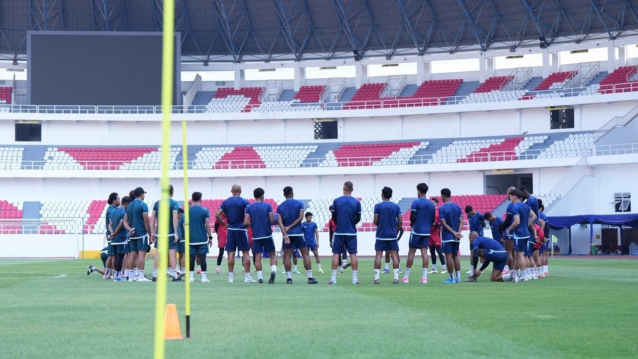 Latihan Perdana Java United FC di Stadion Jatidiri